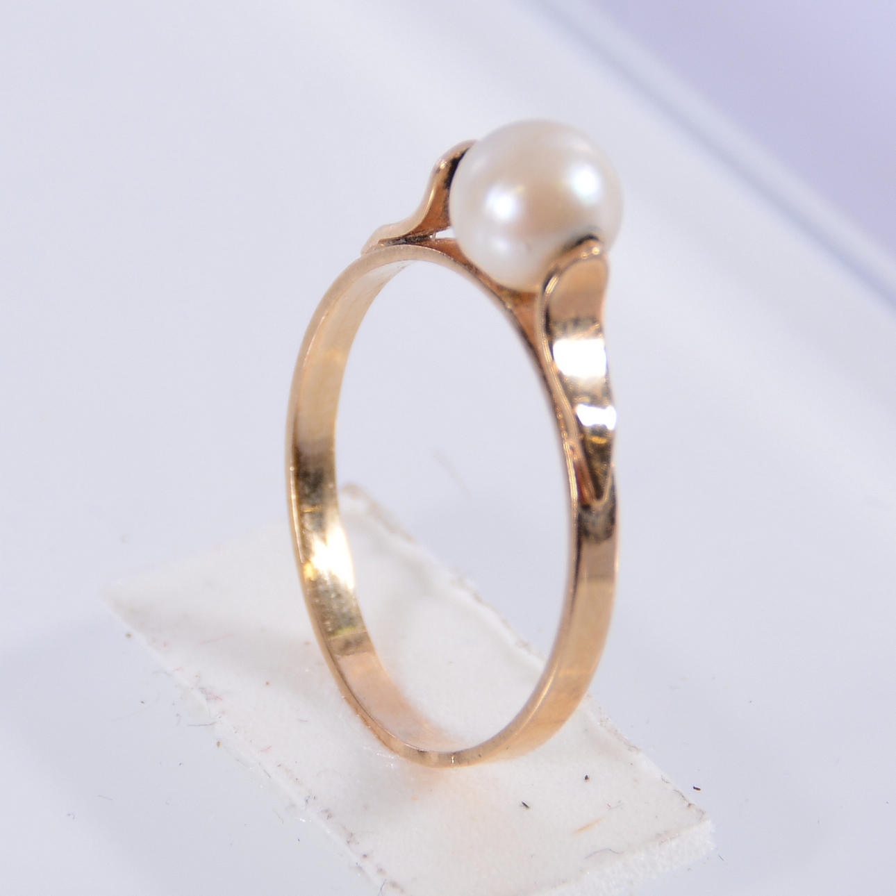RING MED PÄRLA, 18K.