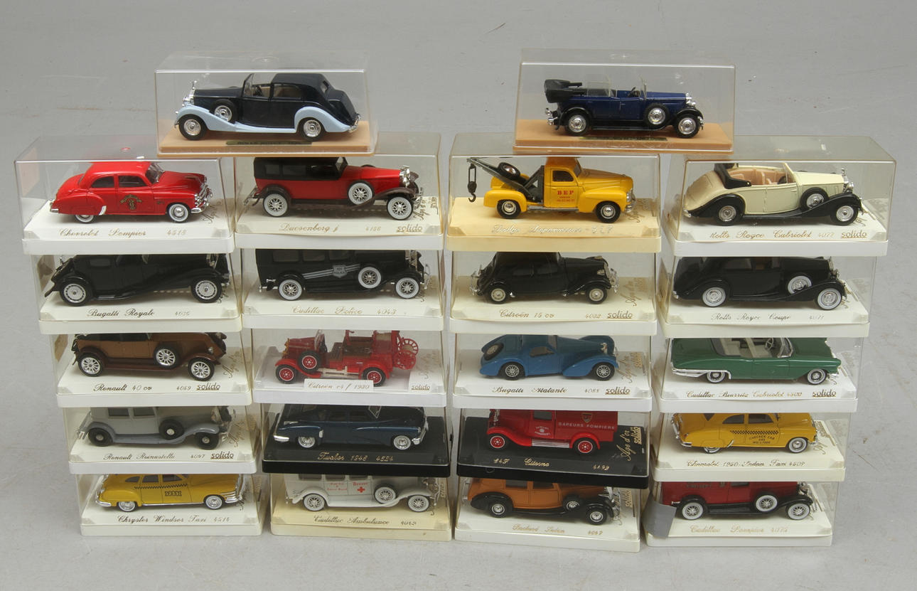 MODELLBILAR, 21 stycken SOLIDO i originalkartong.