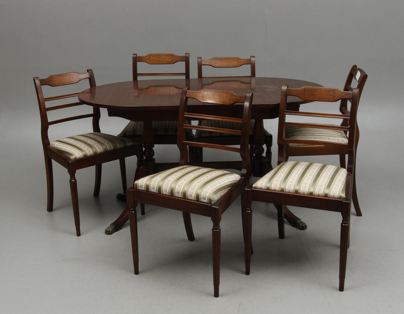 MATSALSGRUPP, 7 delar, engelsk stil, 1900-tal.