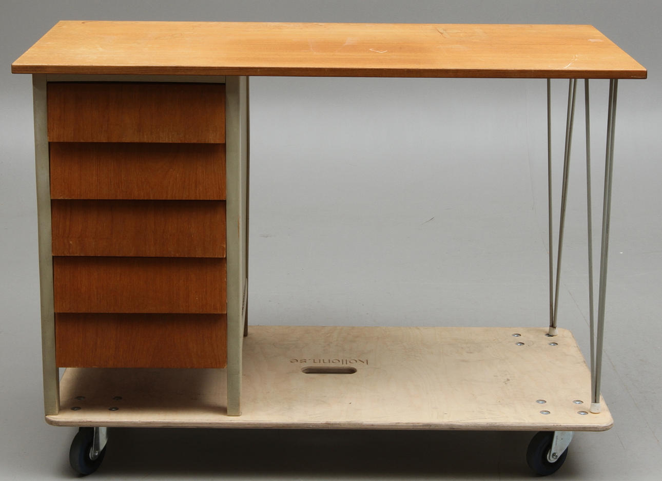 SKRIVBORD, med hurts, 1950/60-tal.