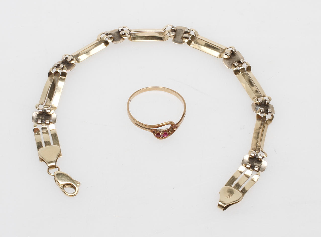 GULDSMYCKEN, 14-18k guld, vikt ca 9 gr.