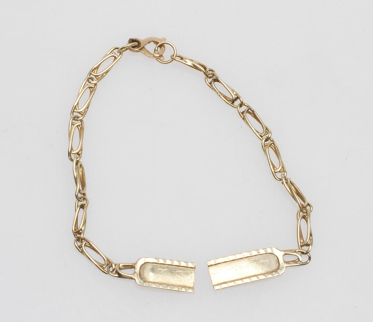 ARMBAND, 14k guld, vikt ca 3,8 gr.