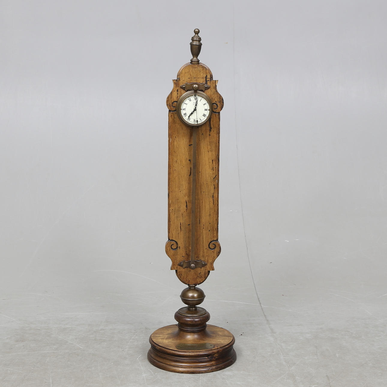CLOCK, so-called pregnancy clock, 1900s.