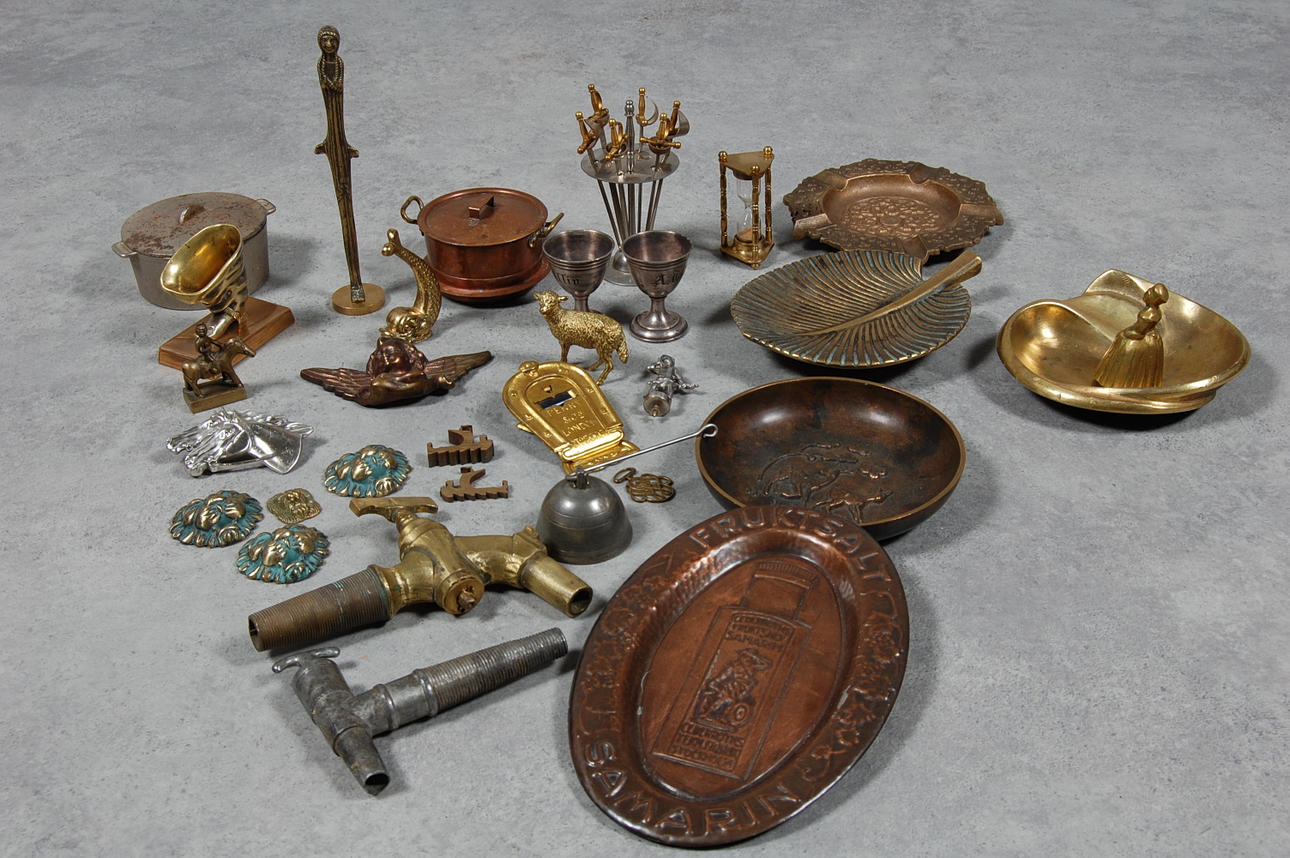 PARTI DIVERSE MÄSSING, KOPPAR ca 30 delar.