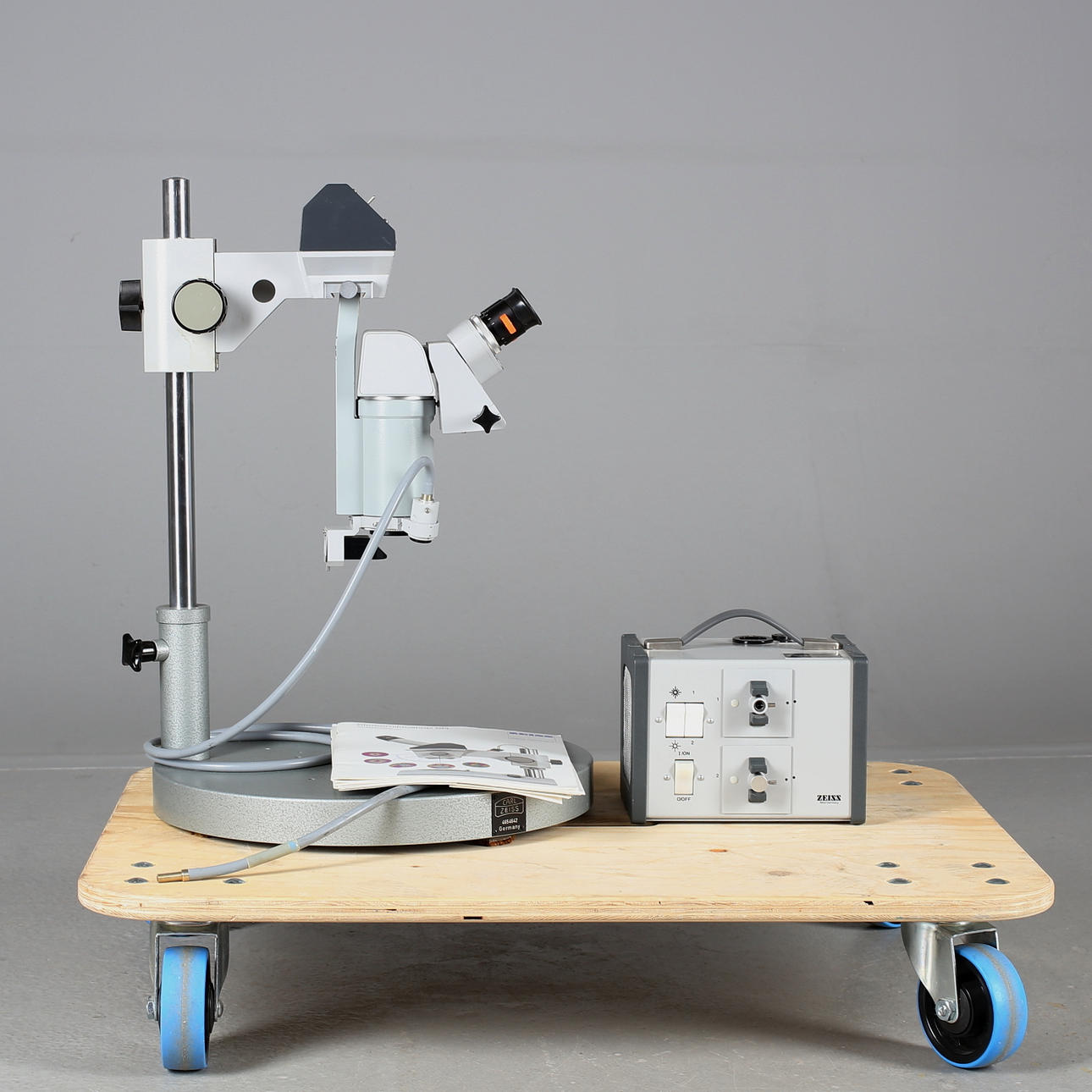 MICROSCOPE, Carl Zeiss 12.5x, West Germany, 1980s.