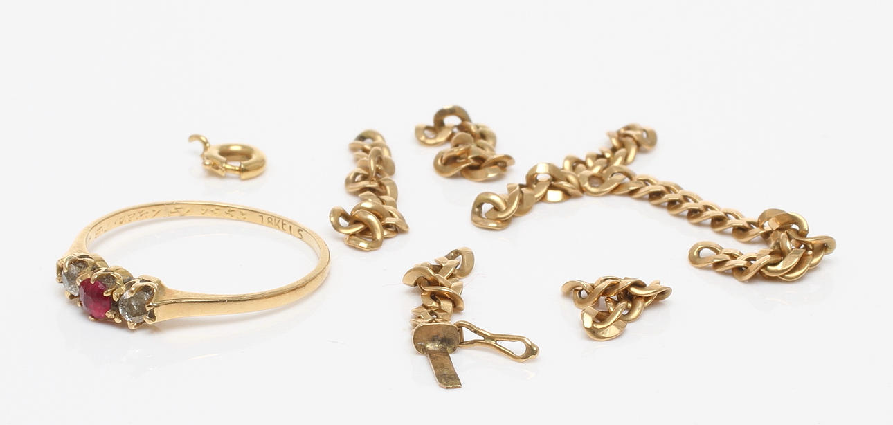 RING samt DIVERSE GULD, 18k guld. Tot vikt ca 4,7 gram.