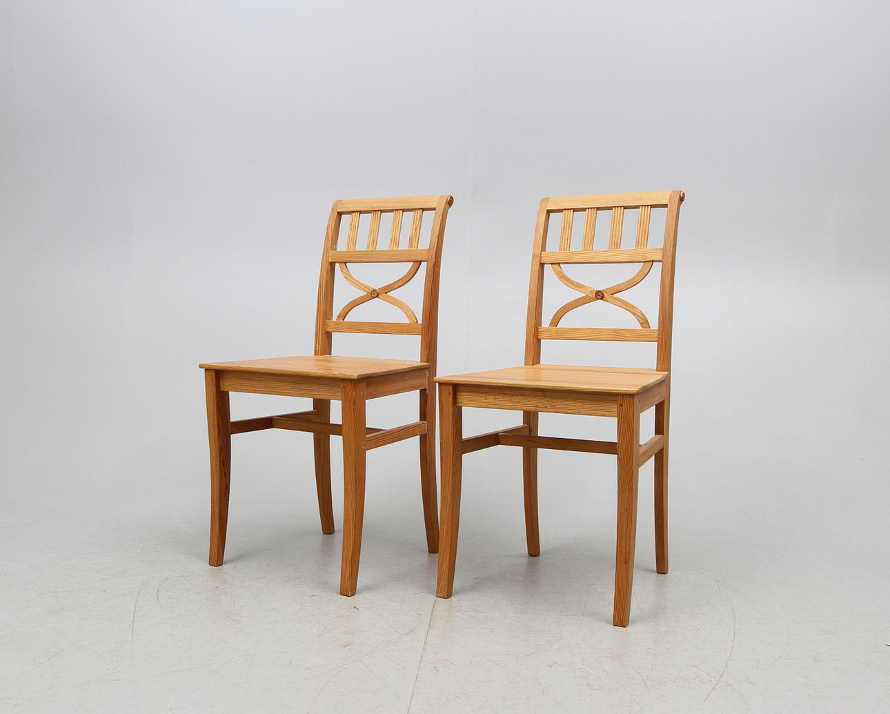 ÖSTGÖTASTOLAR, 2 st, sent 1900-tal.