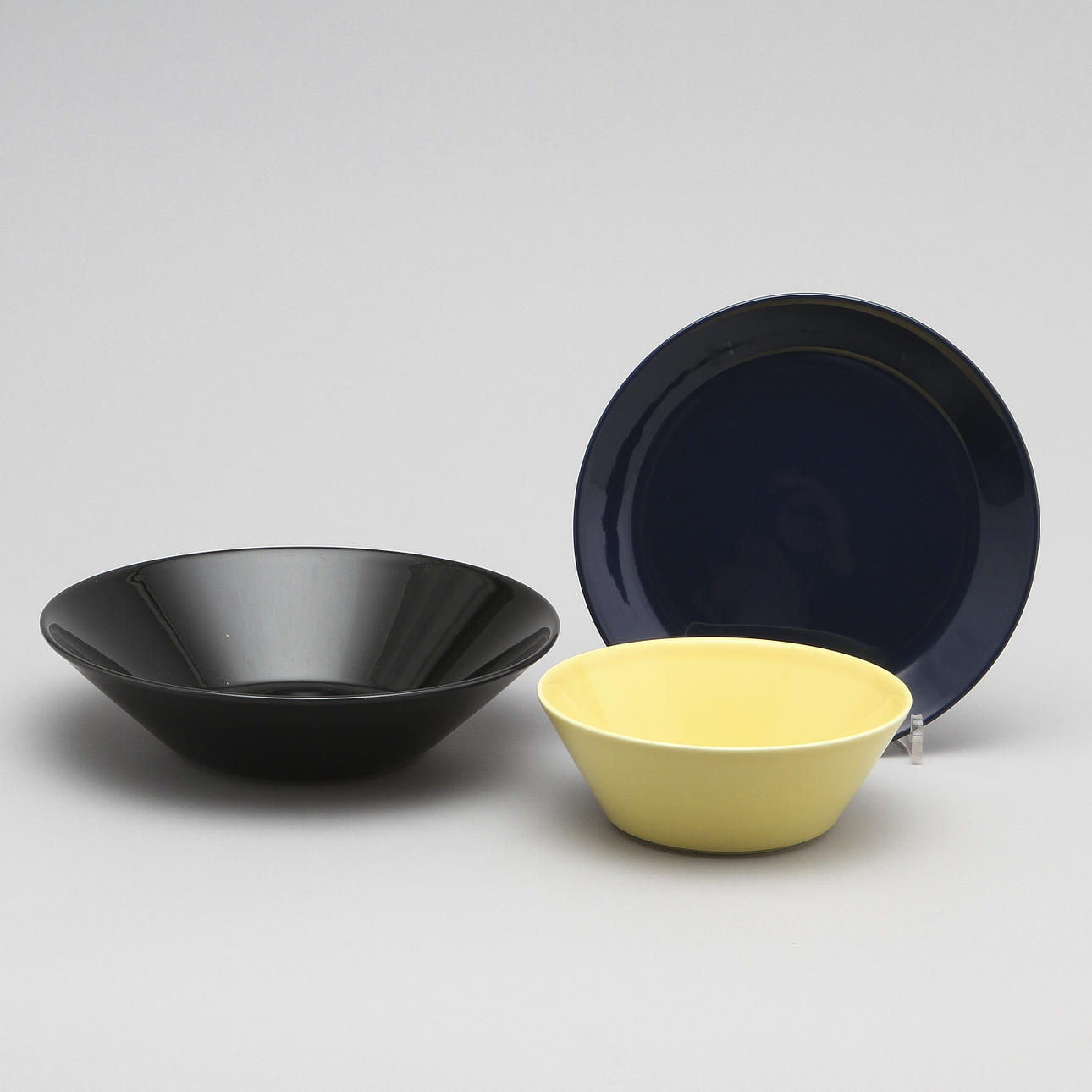 SERVISDELAR, 19 delar, flintgods, "Teema" Arabia och Iittala.