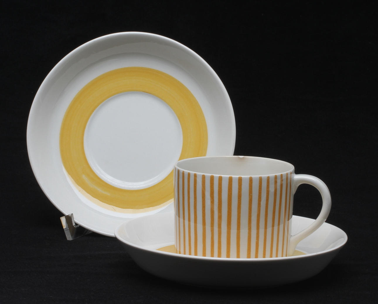 KAFFEKOPPAR MED FAT, 6 st, porslin, "Kadett", Rörstrand.