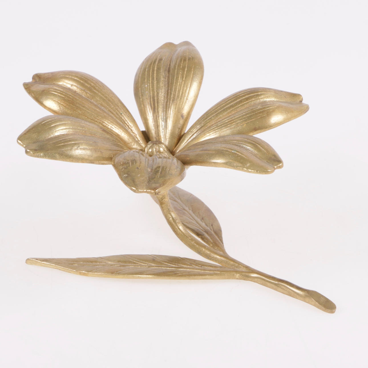 ASHTRAY, brass, flower-shaped, 20th century.