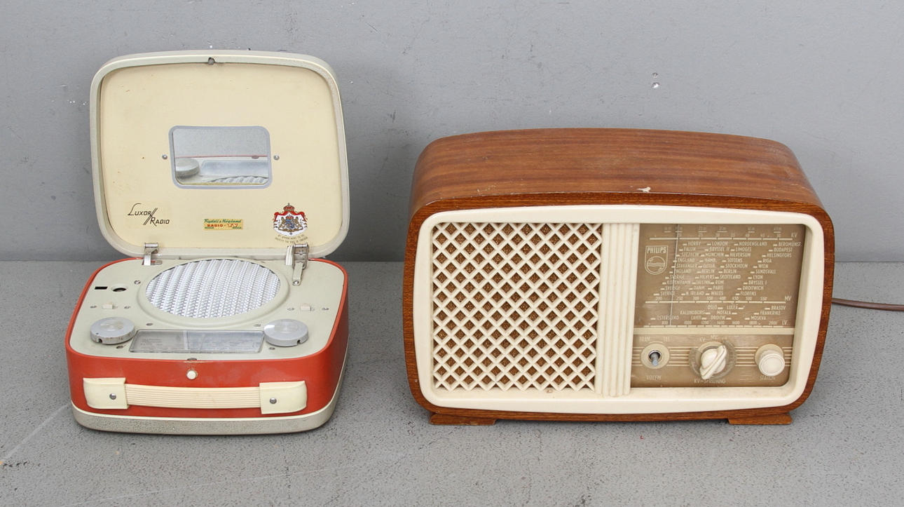 RADIO, 2 st, Philips samt Luxor, 1950-tal.