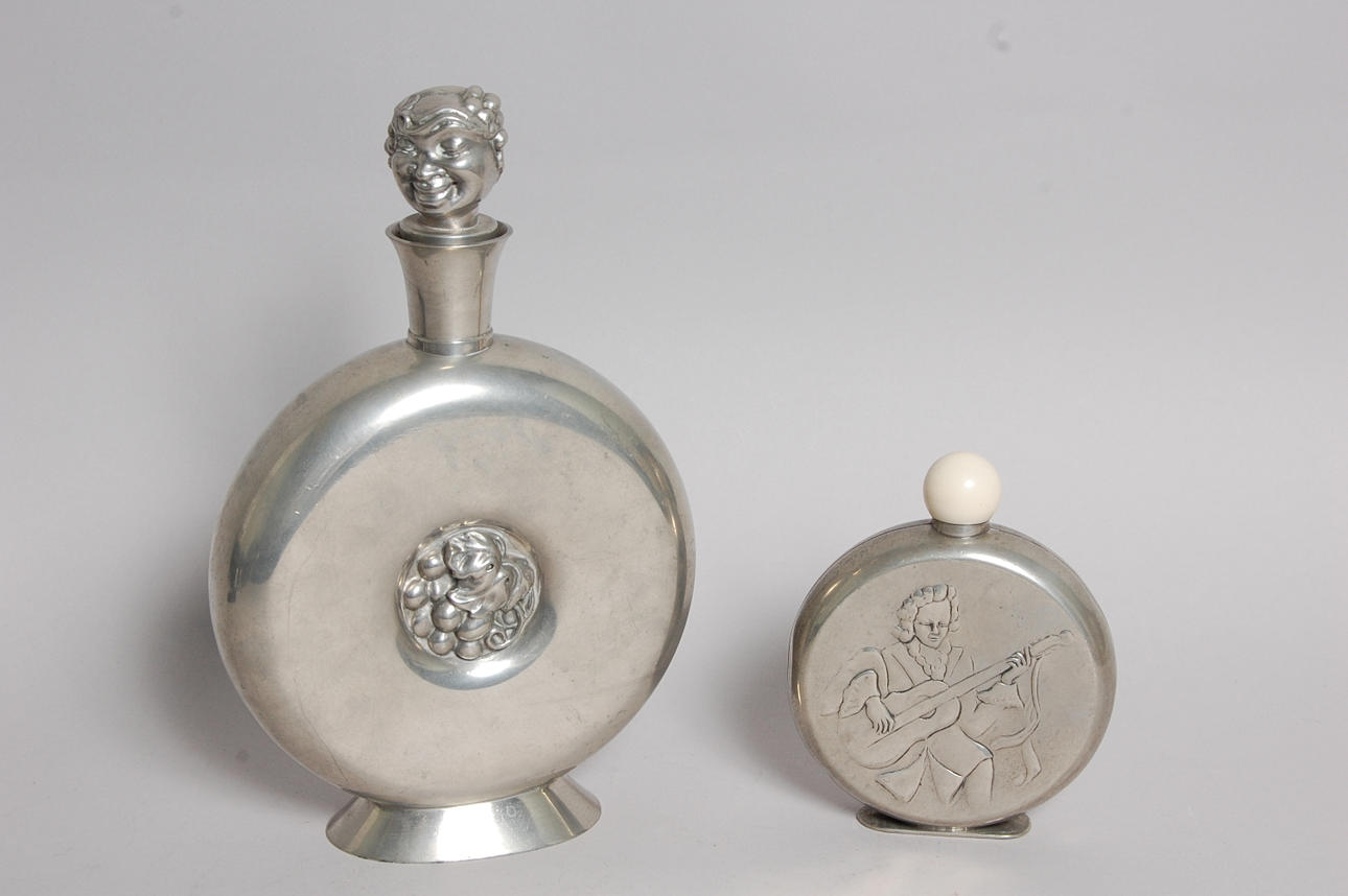 TENNFLASKOR, Ystad Tenn, 2 delar, bland annat Carl-Einar Borgström, 1930-40-tal.