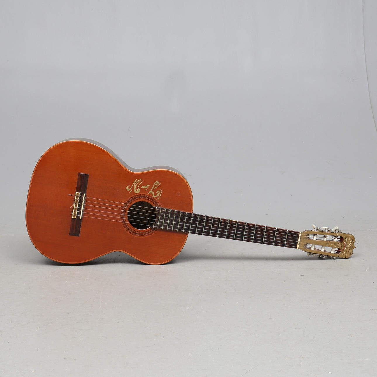 GUITAR, model G330, Emperador.