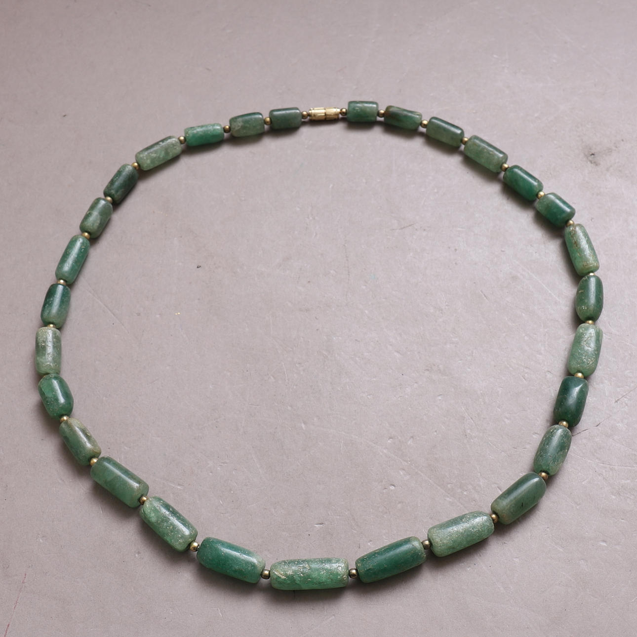 HALSKETTE, grüner Achat.