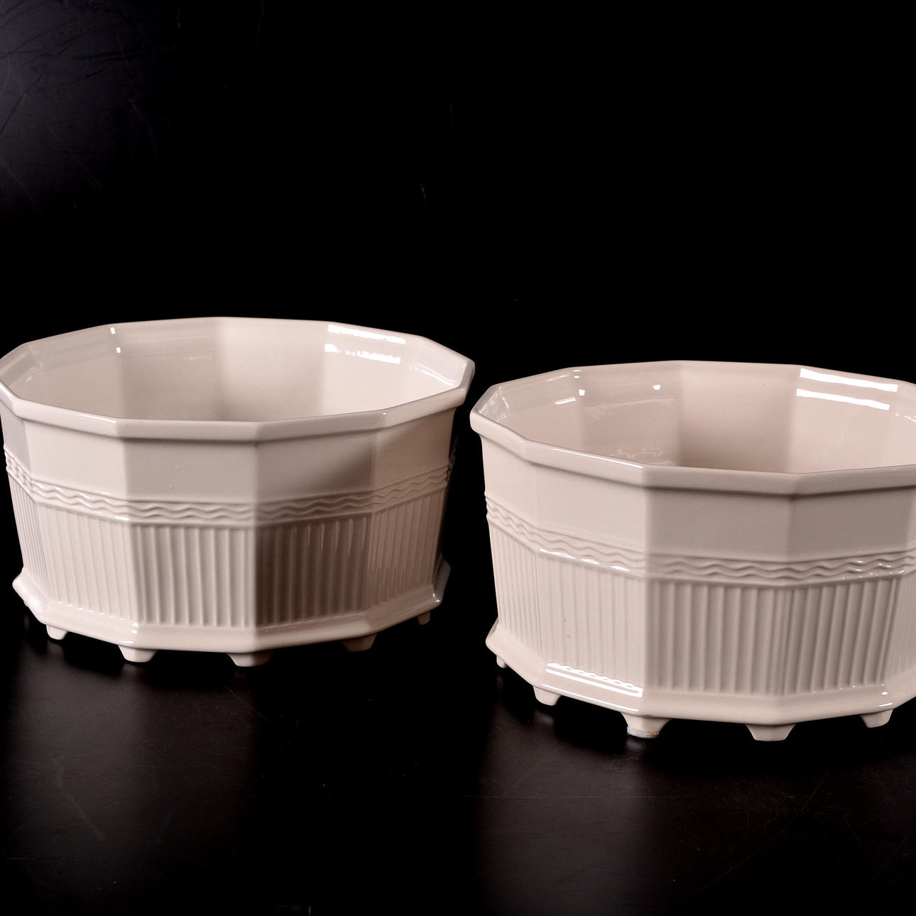 YTTERFODER, 2 st, porslin, Prins Eugens Waldemarsudde, Gustavsberg.