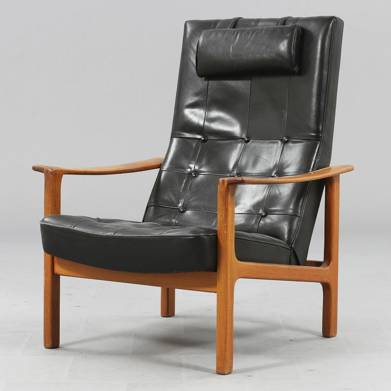 FÅTÖLJ MED FOTPALL,Bröderna Andersson AB Ekenässjön.