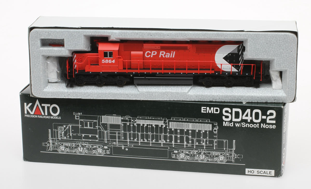 MODELLTÅG KATO DIGITAL DIESELLOK CP Rail, 6-axlig i originalkartong.