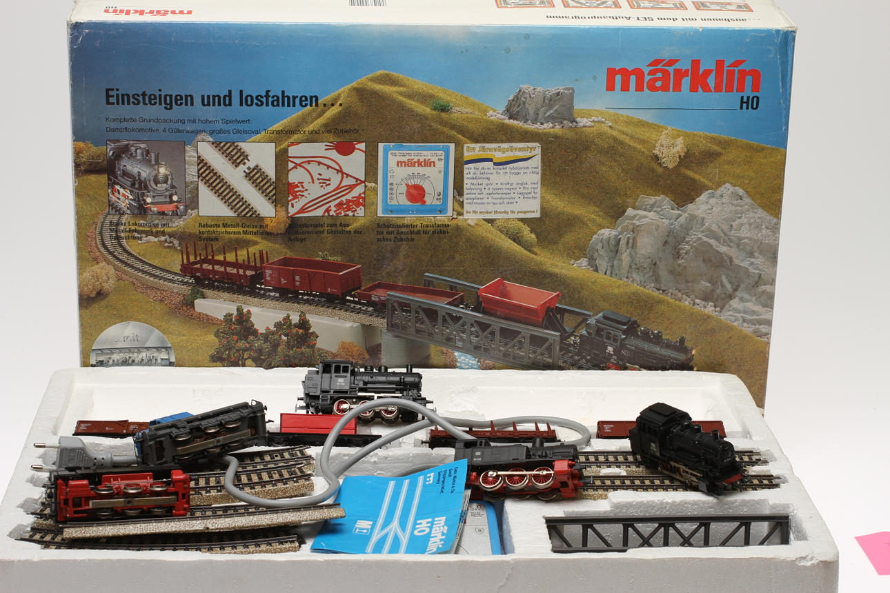 MÄRKLIN TÅGSATS 2905 MED 4 EXTRA LOK.