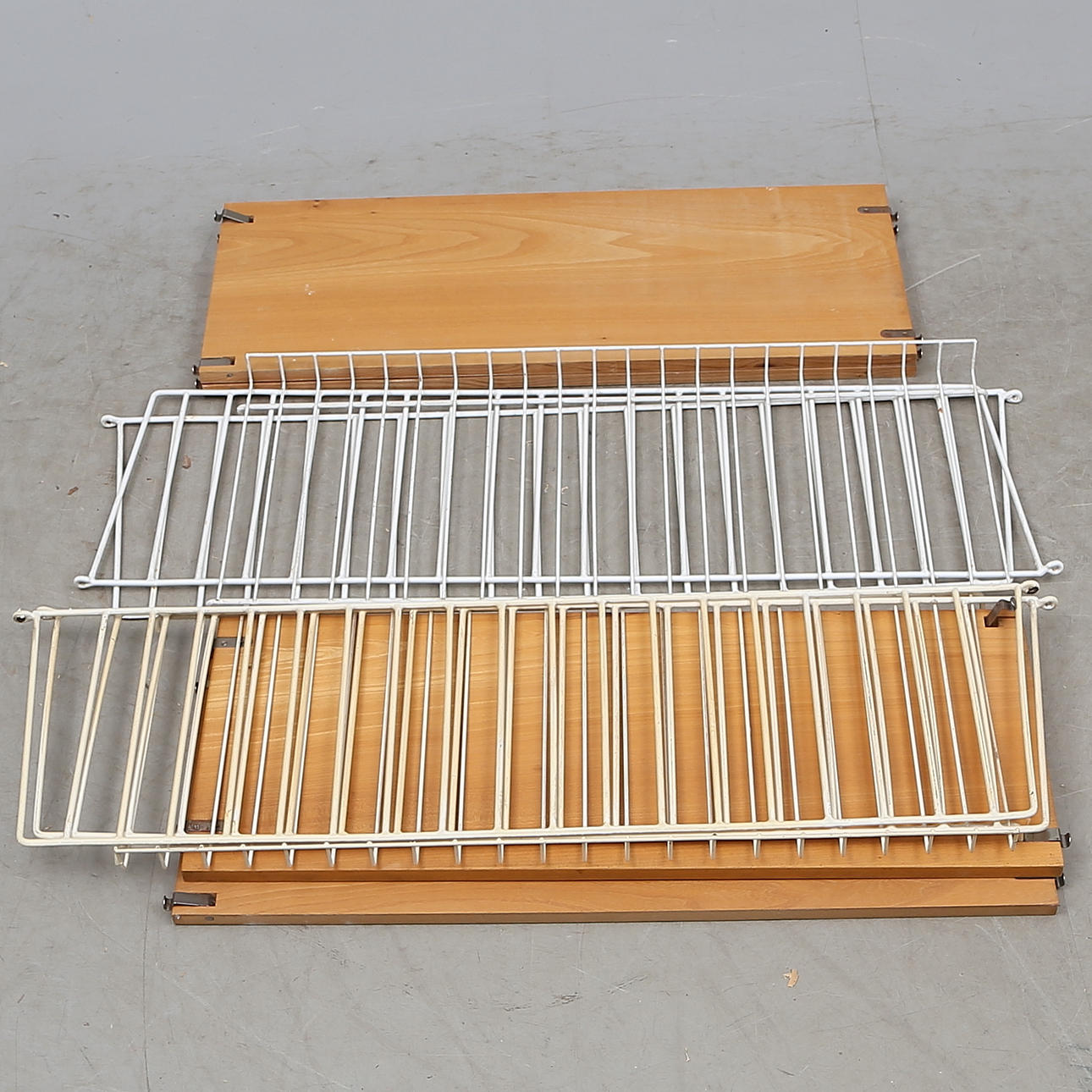 HYLLA, metall/trä "STRING" 1900-tal.