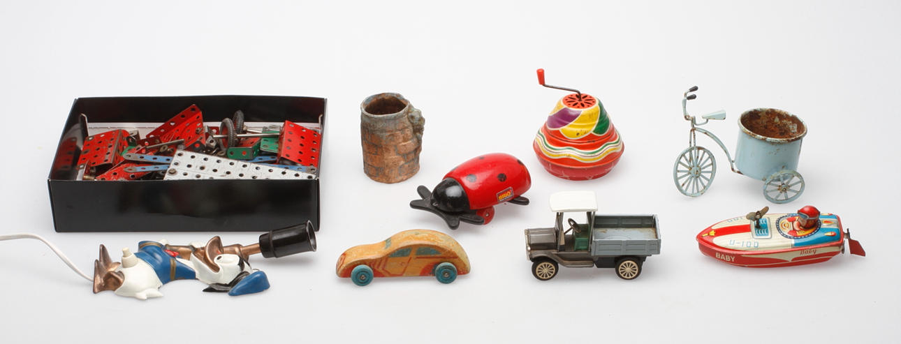 LEKSAKER, 1800/1900-tal.