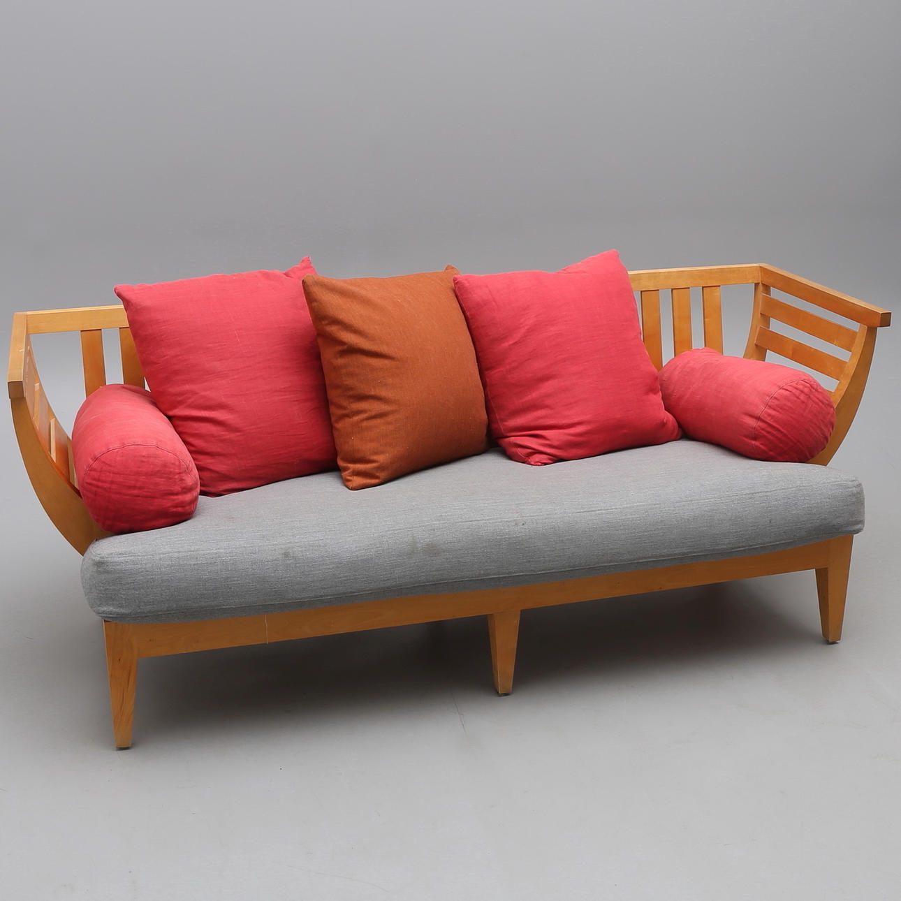 NIRVAN RICHTER. SOFFA, "TRÄSOFFA", NORRGAVEL.