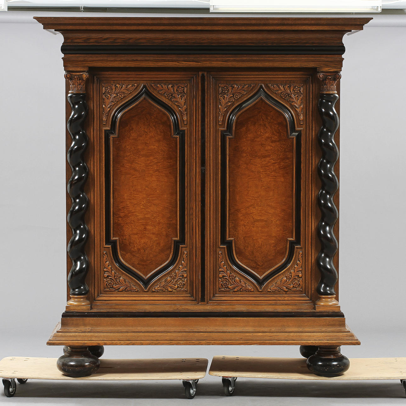 SKÅP, barockstil, 1900-tal.