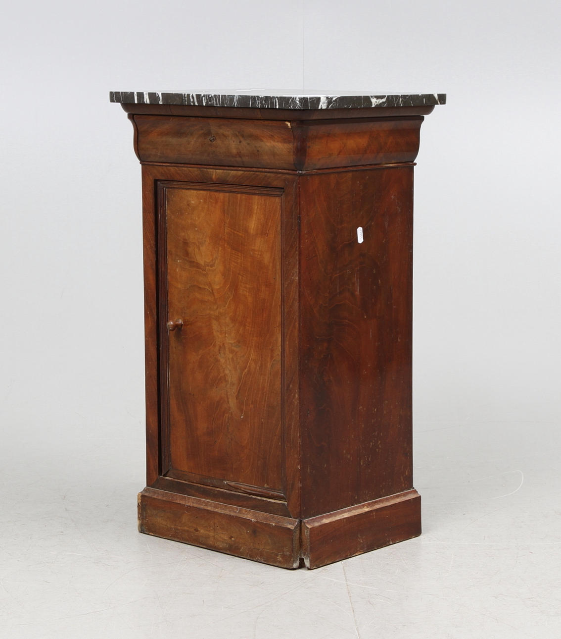 NATTDUKSBORD med marmorskiva, 1800-tal.