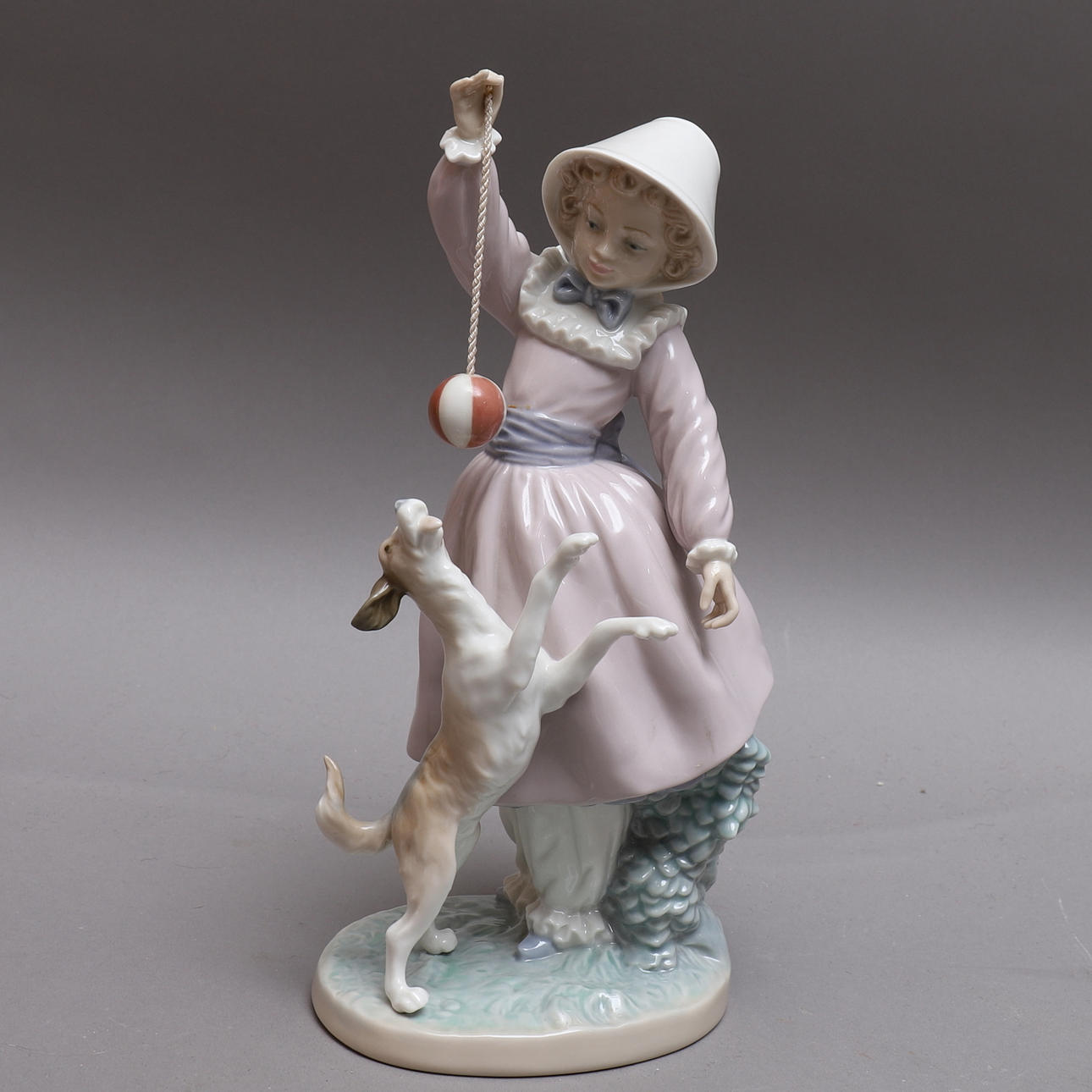 FIGURINE, porcelain, girl with dog and ball, Lladro Daisa 1979
