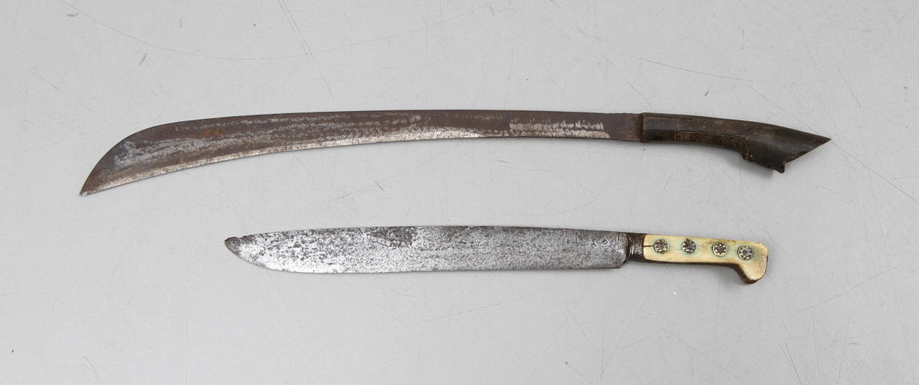 VAPEN, 2 st, Orientaliska.