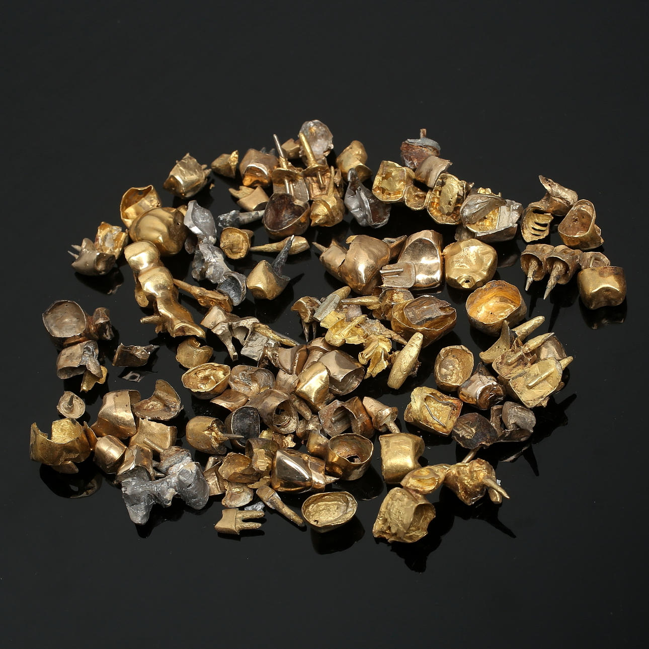 GOLDZAHN, Gewicht ca. 210 g.