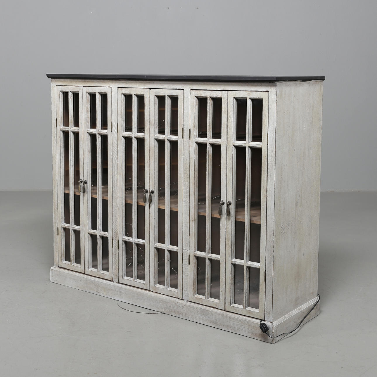 VITRINSKÅP, låg modell.