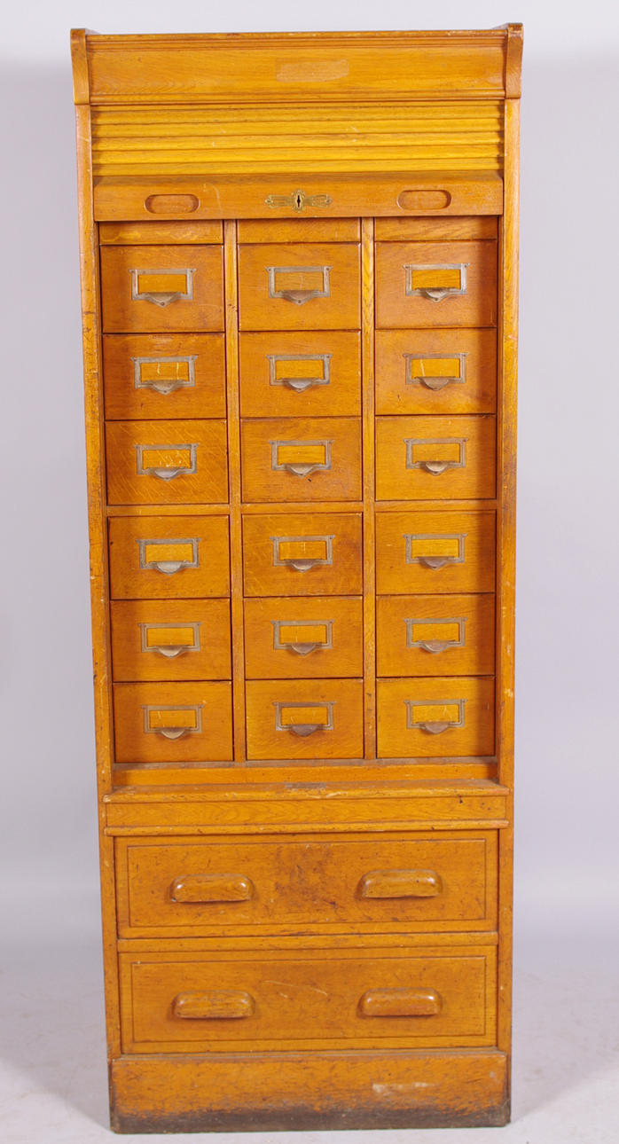 ARKIVSKÅP, ek, tidigt 1900-tal.