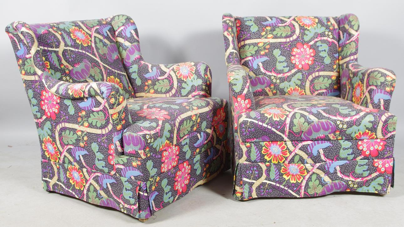 FÅTÖLJER, 1 par, Josef Frank tyg.