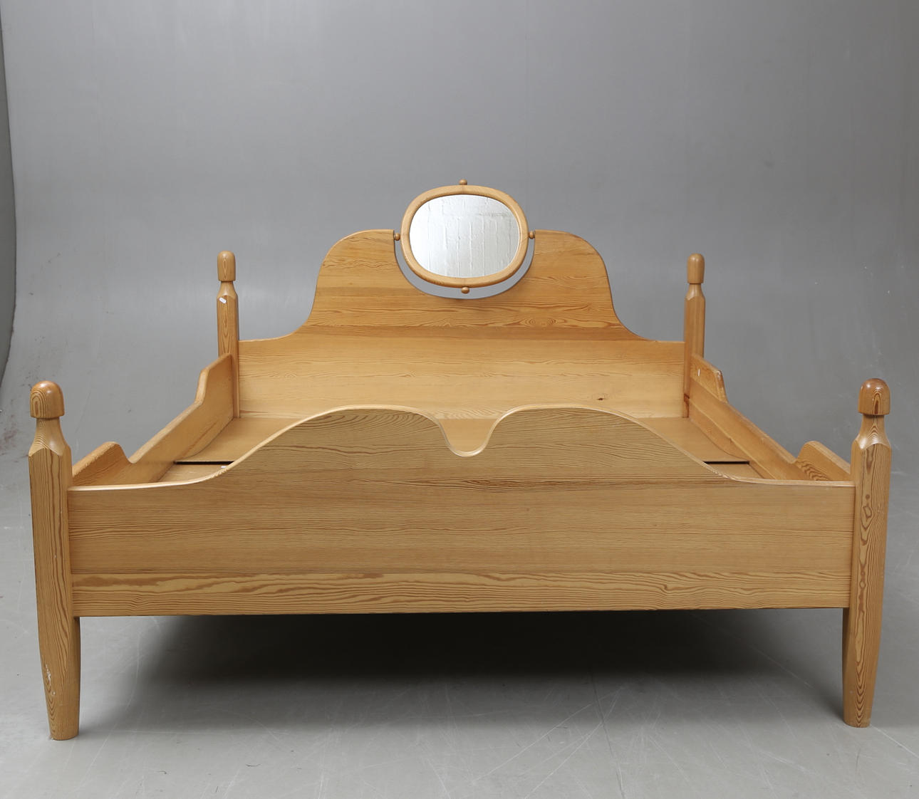 ERIK HÖGLUND. Sängstomme.