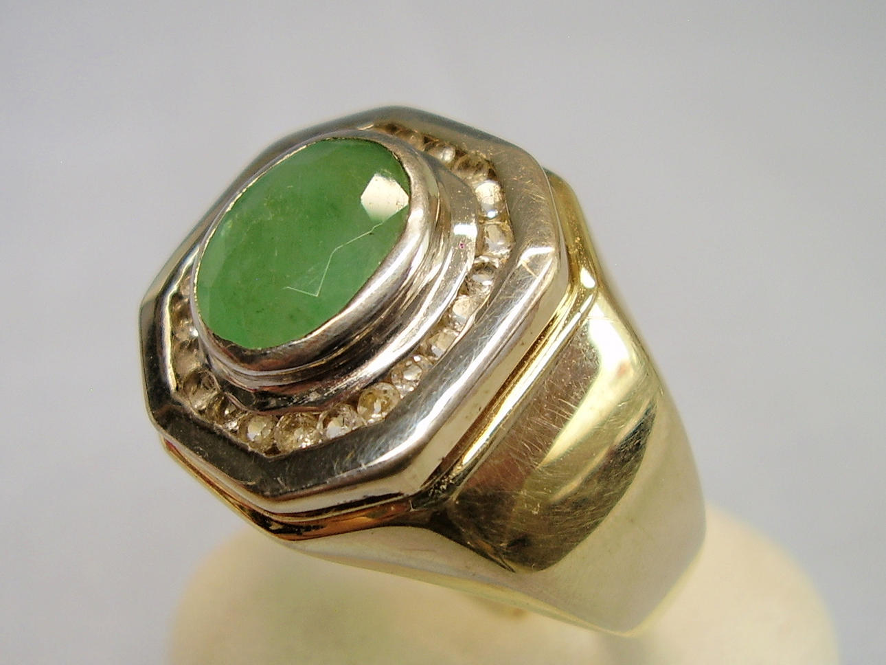 MEN'S RING EMERALD - WHITE TOPAZ.