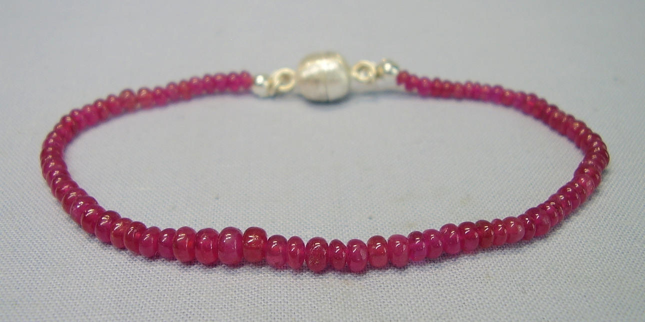 RUBIN ARMBAND SILVER 925.