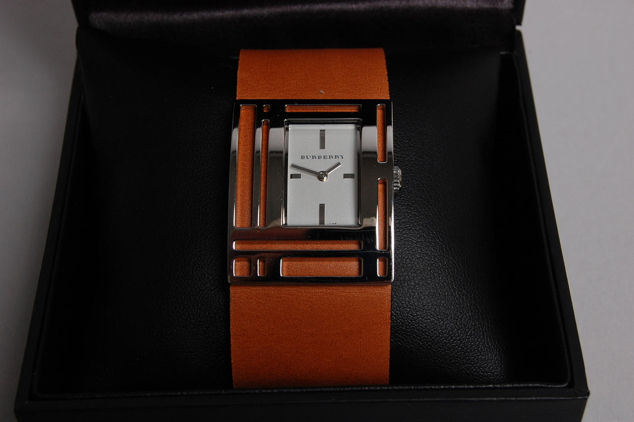 DAMARMBANDSUR, Burberry.