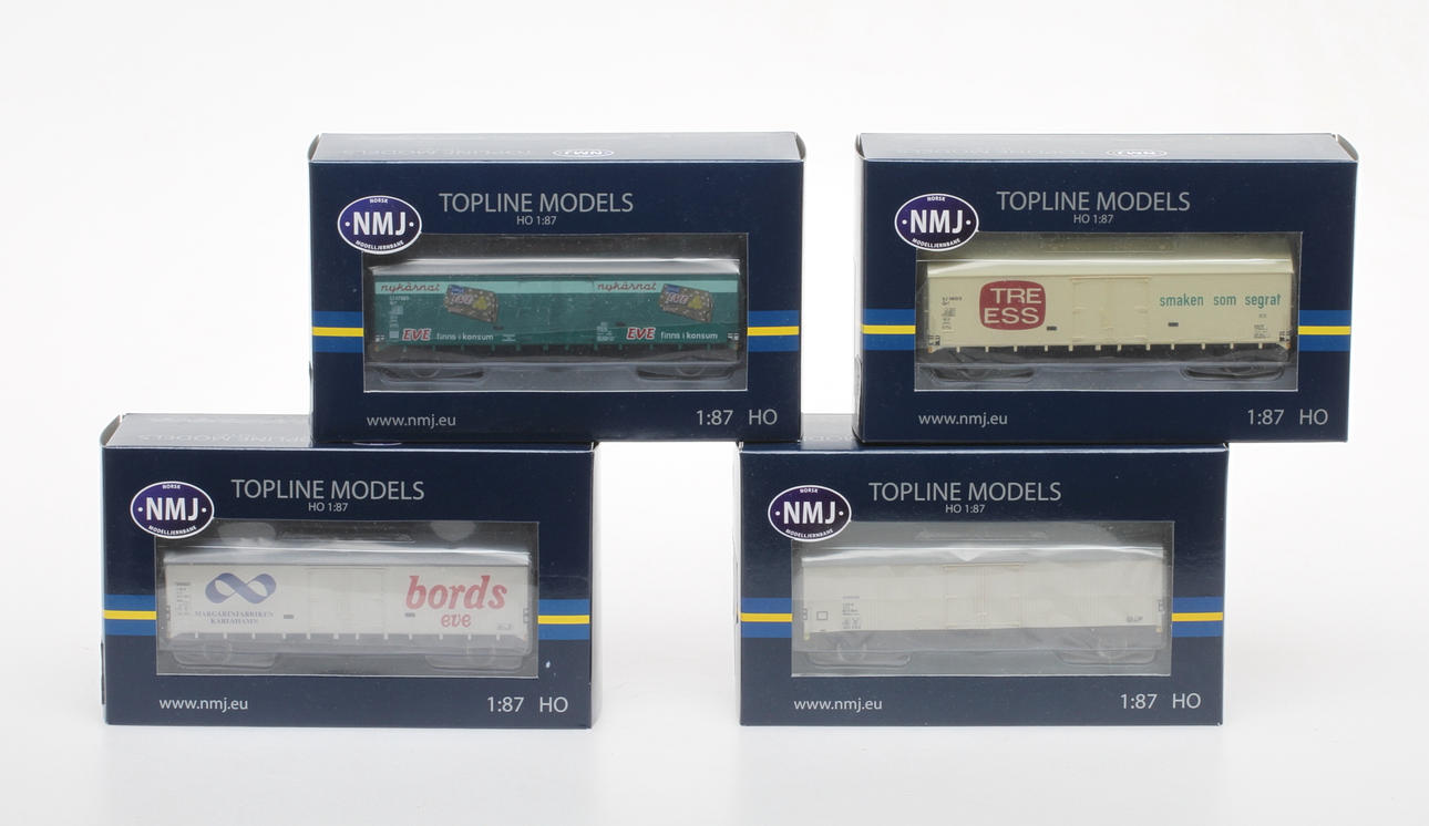 MODELLTÅG NMJ 4 svenska godsvagnar i originalkartong.