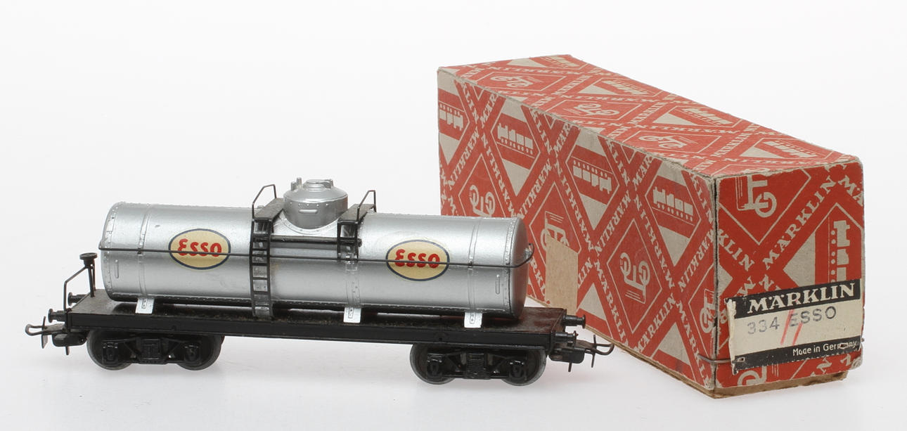 MODELLTÅG MÄRKLIN 334 ESSO tanvagn i originalkartong.