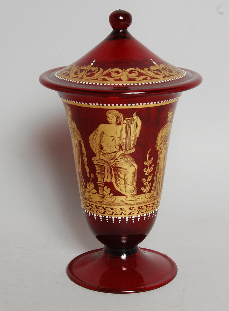 LOCKURNA, rött glas, Empire, 1800-tal, proveniens Karpperups slott.