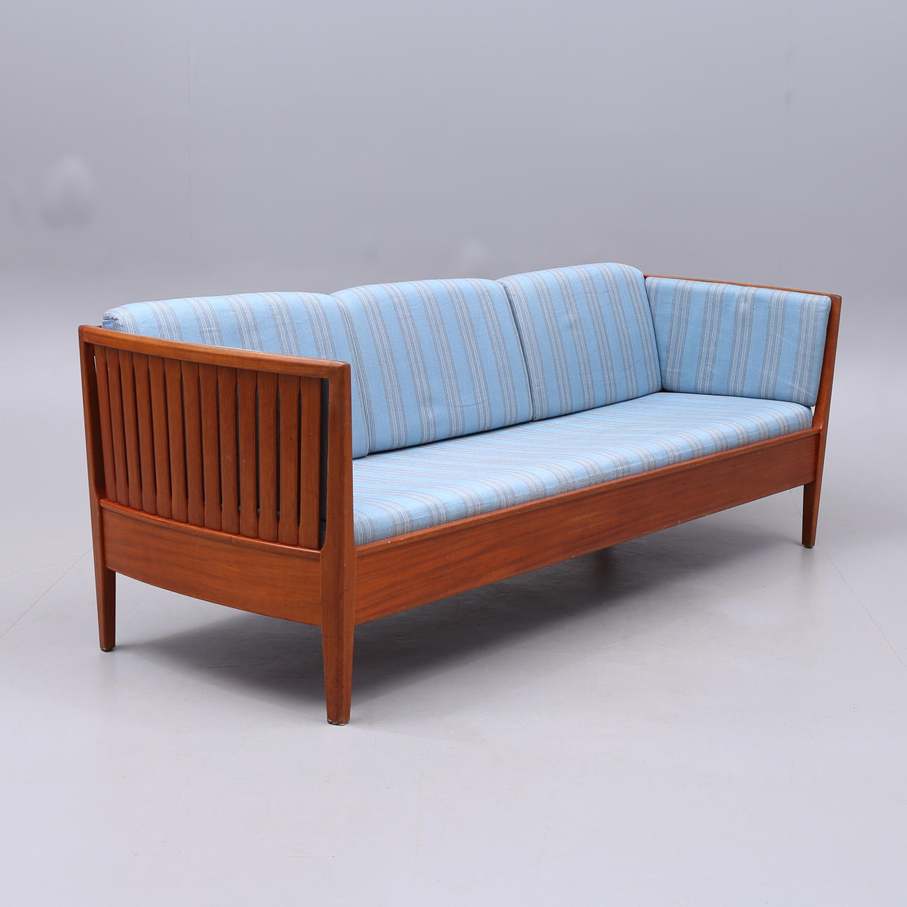 CARL MALMSTEN. Soffa, "Ulfåsa", 1900-talets andra hälft.