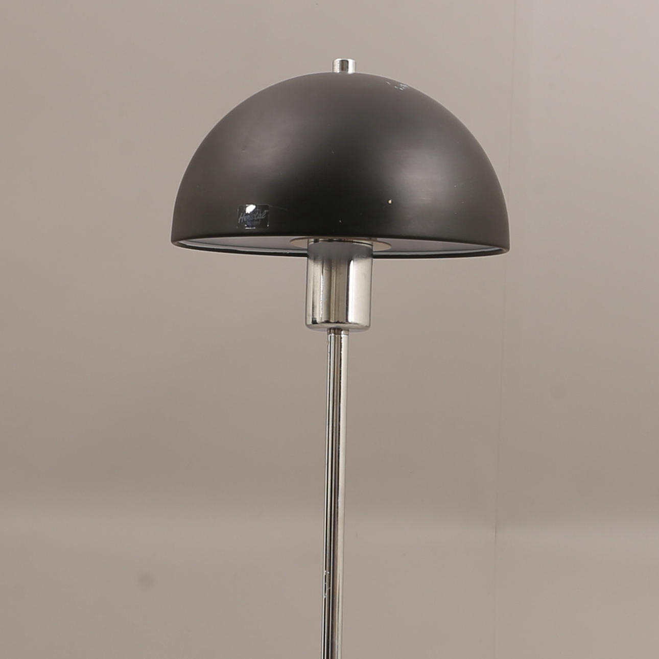 GULVLAMPE, Herstal Vienda.