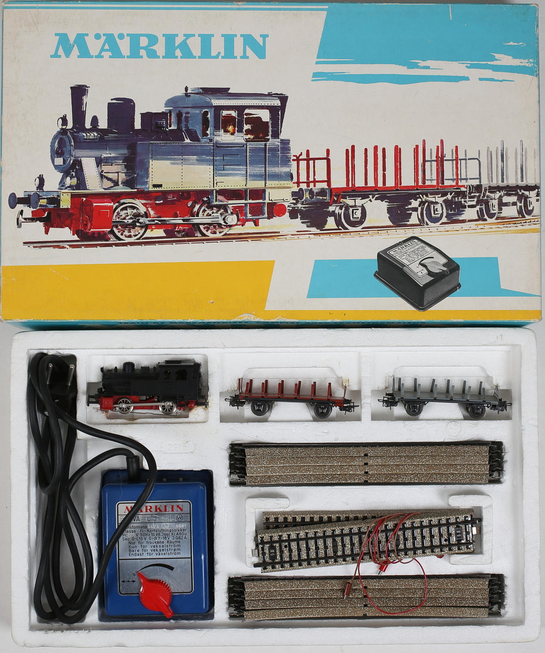 MODELLTÅG, Lok med 2 vagnar, Grundsats 2915. Märklin.