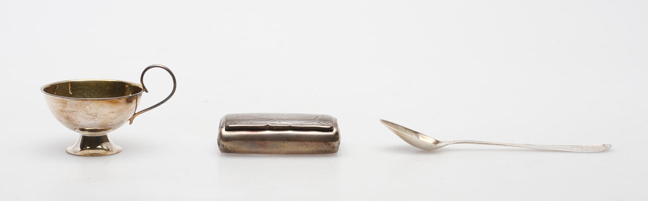 SILVERFÖREMÅL, 3 st, 1800-1900-tal, vikt ca 89 gram.