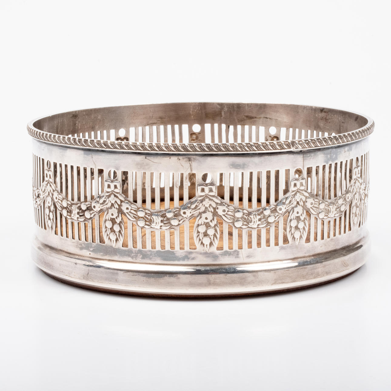 COASTER för vinflaska, nysilver/trä.