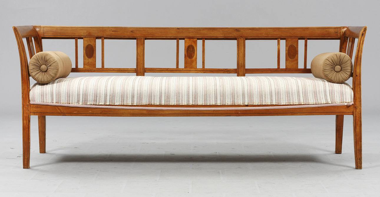 SOFFA + 6 STOLAR troligen Lindome. Karl Johan.