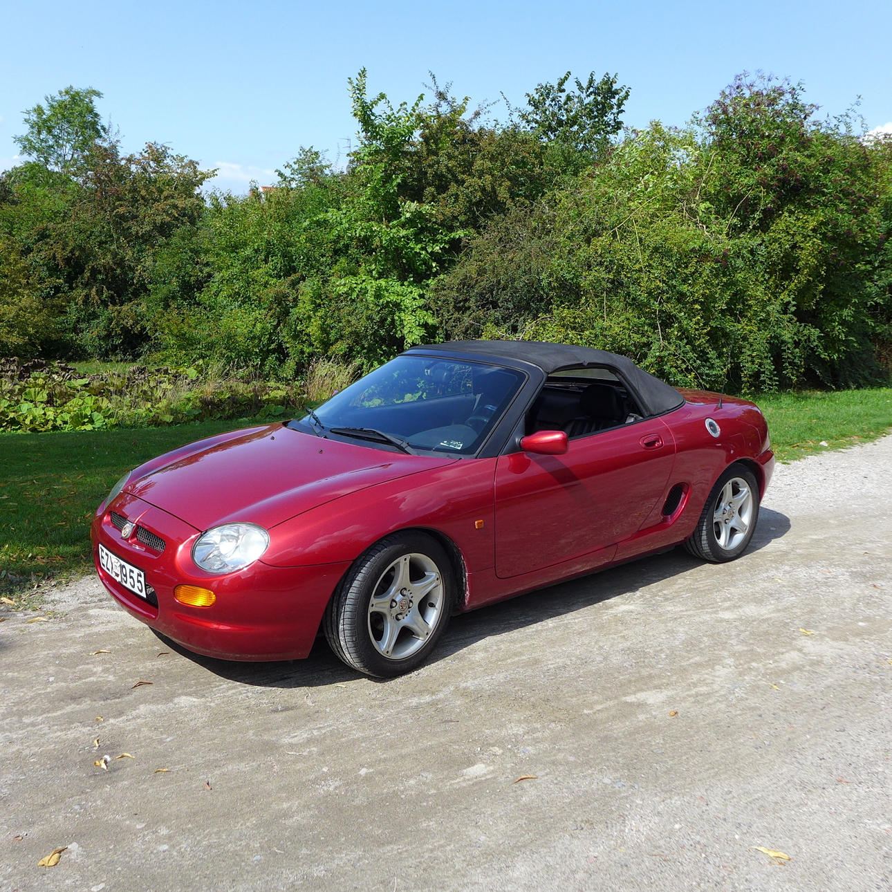COCHE, "MGF 1.8 VVC" MG, descapotable, 1999.