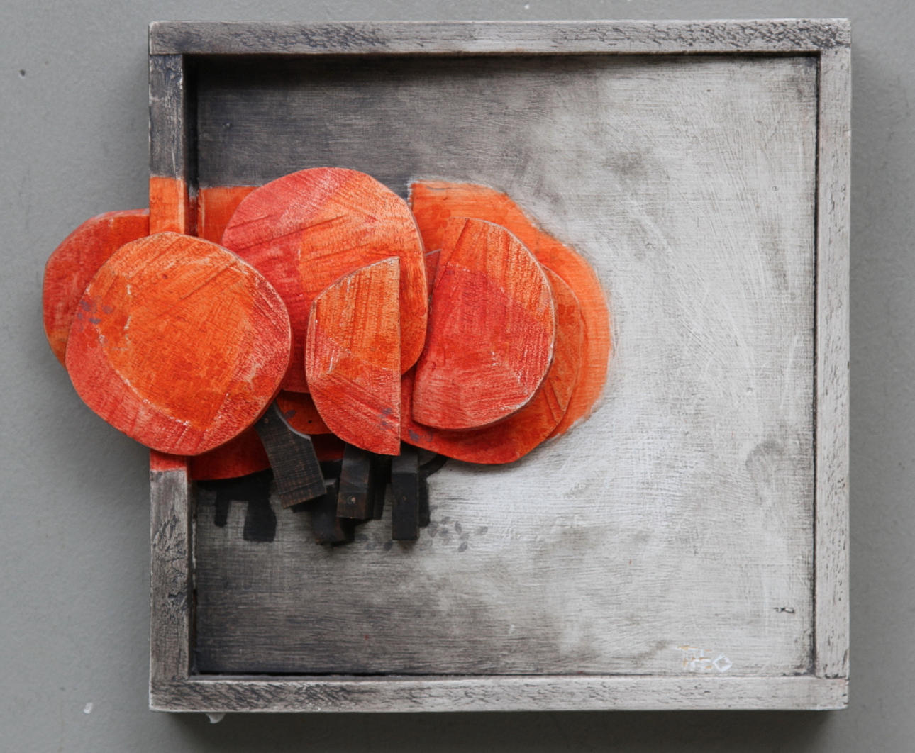 THEO JANSON. Rött träd. Skulptur, bemålat trä. Signerad THEO.