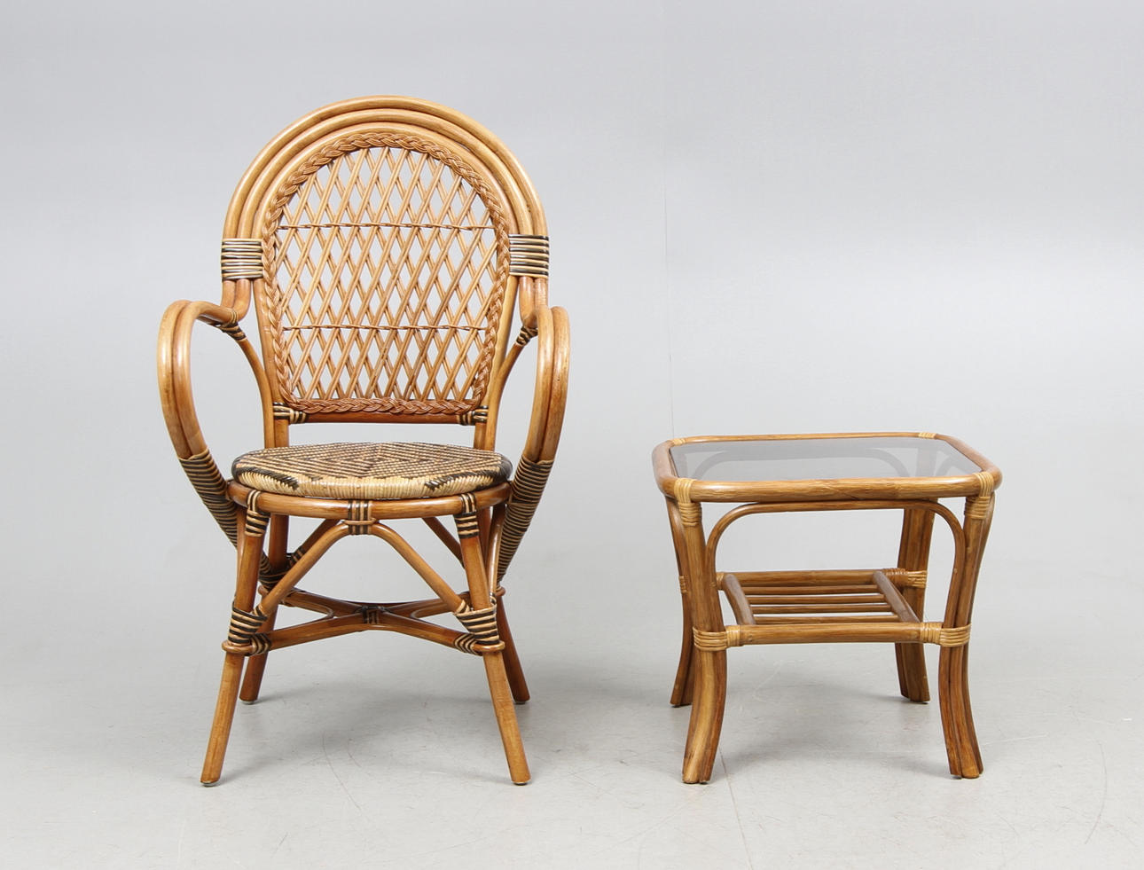 KORGMÖBEL, 2 del, 1900-tal.