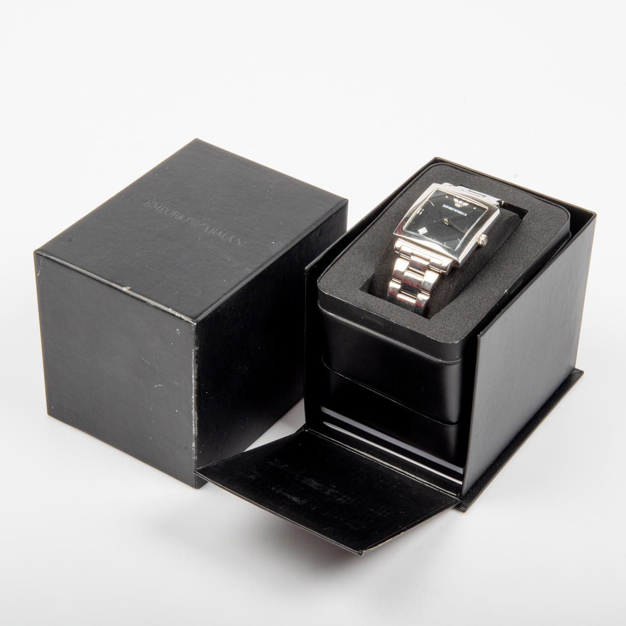 MIESTEN KELLO, Emporio Armani.